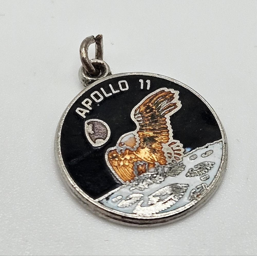 VINTAGE Apollo 11 Commemorative Eagle Silver Tone Enamel Charm Bracelet Pendant
